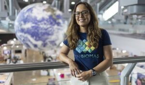 Julia Shimbo, coordenadora científica do MapBiomas, recebe Prêmio Todas